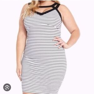 Torrid Sexy Party Bodycon Black/White Striped Textured Sleeveless Dress Size 12